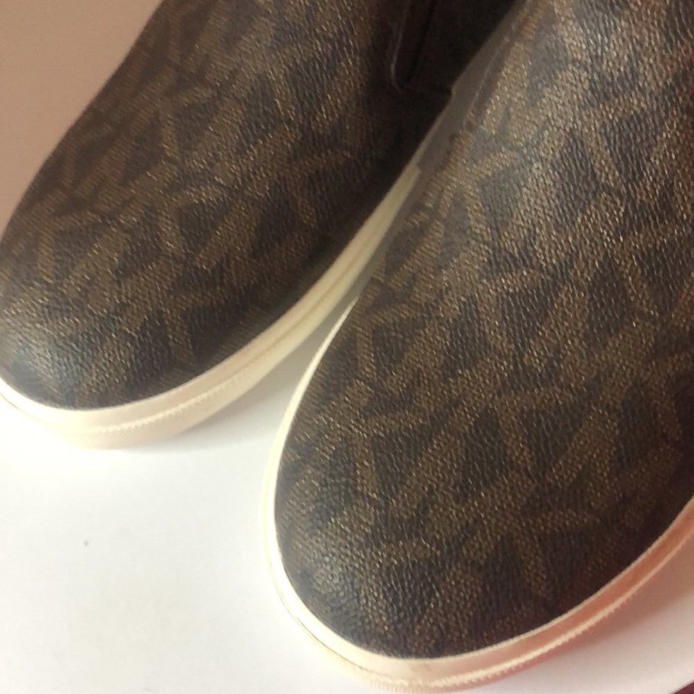 Women’s MK slip on canvas shoes - Picture 5 of 10